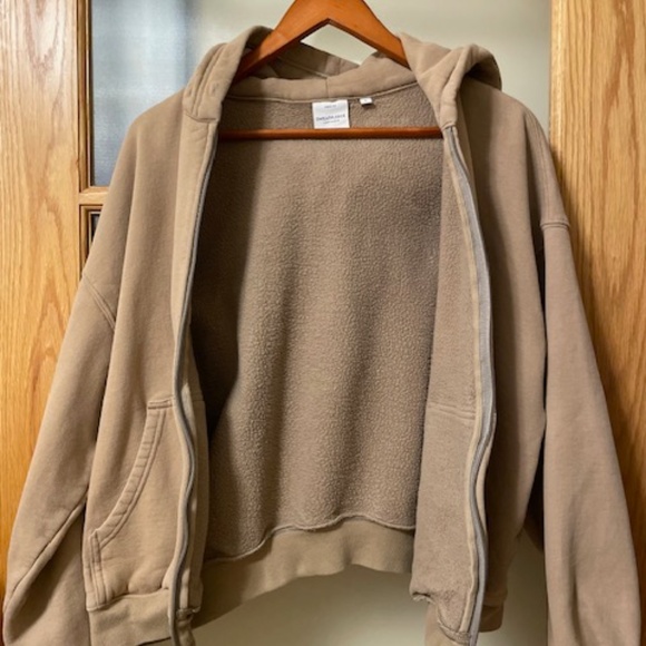 Aritzia | Cozy Fleece Mega Drop Shoulder Zip Hoodie + Mega Cargo Sweatpant Set - Picture 3 of 12